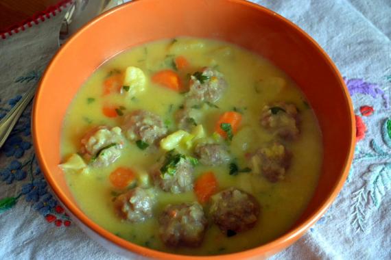 pirinçli köfteli sebzeli çorba